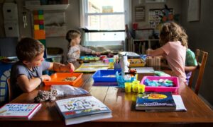 10 Ways to Keep Your Toddler Busy This Summer