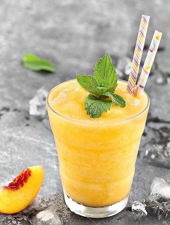 peach lemonade is one of the best refreshing drinks