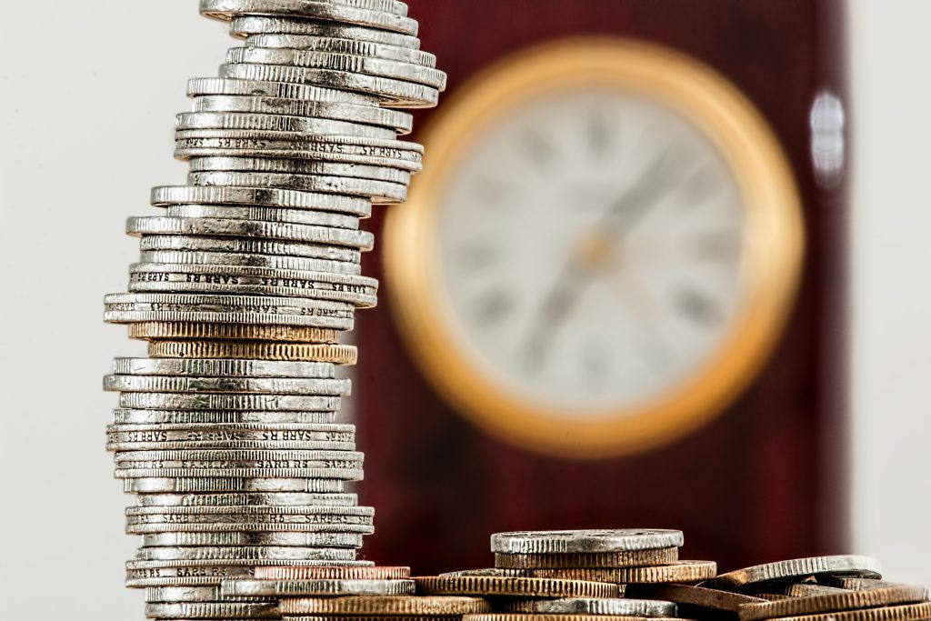 Benifits of time management. Clock and coins. pixels/pixabay.
