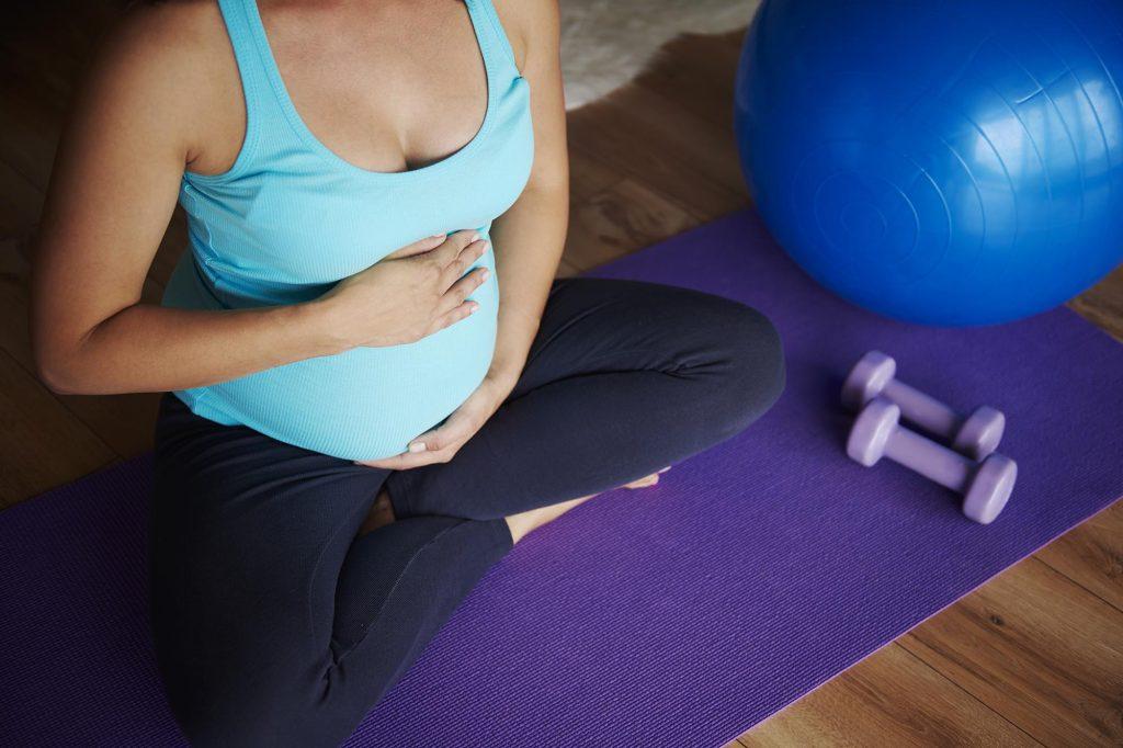 Pregnant woman ready to do her exercise