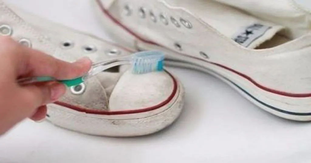 Clean your white Converse Shoes with mixture of baking soda and white vinegar.