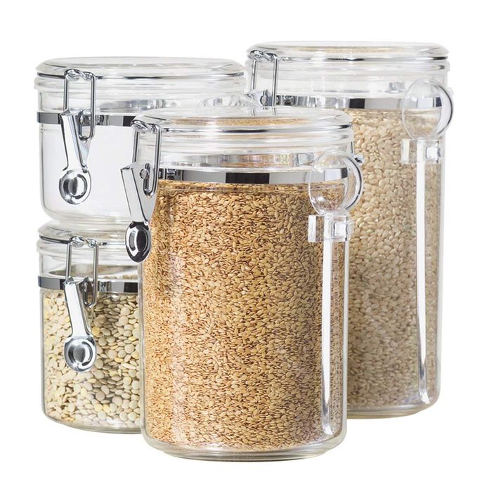 Get your hands on canister storage set and make your kitchen mess free.